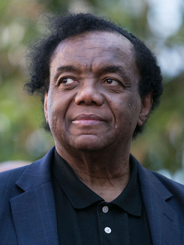 Read more about the article American singer, songwriter,  producer Lamont Dozier Dies